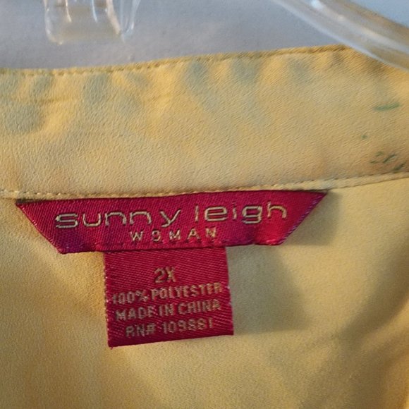 Yellow shirt - Picture 2 of 4